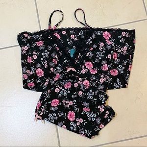 Women’s floral pajama tank and shirt set